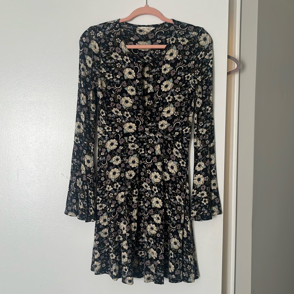 American Eagle key hole bell sleeve dress